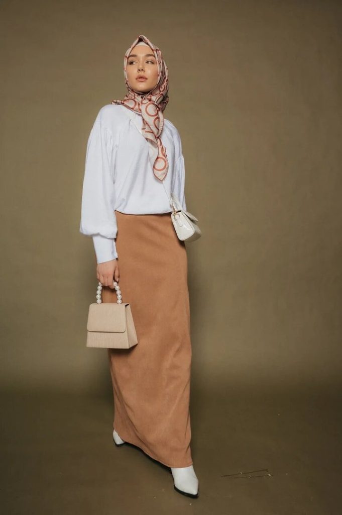 Юбка со шлицей «Velvet», песочный